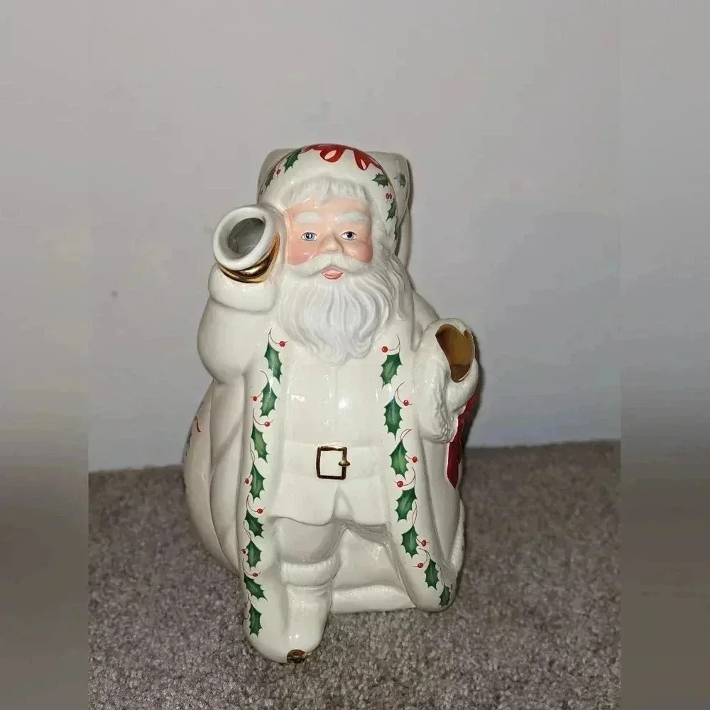 LENOX HOLIDAY PORCELAIN‎ SANTA PITCHER Vintage 1999  Holly Berries Gold Trim 9